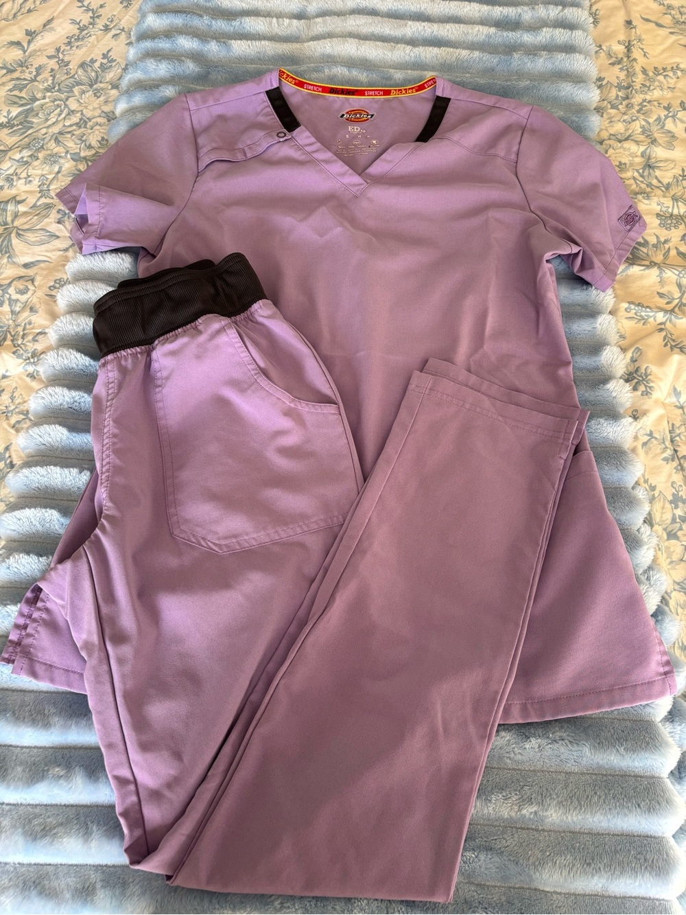 Dickies Scrubs Lavender V-Neck Scrub Top & Pants Set - XS